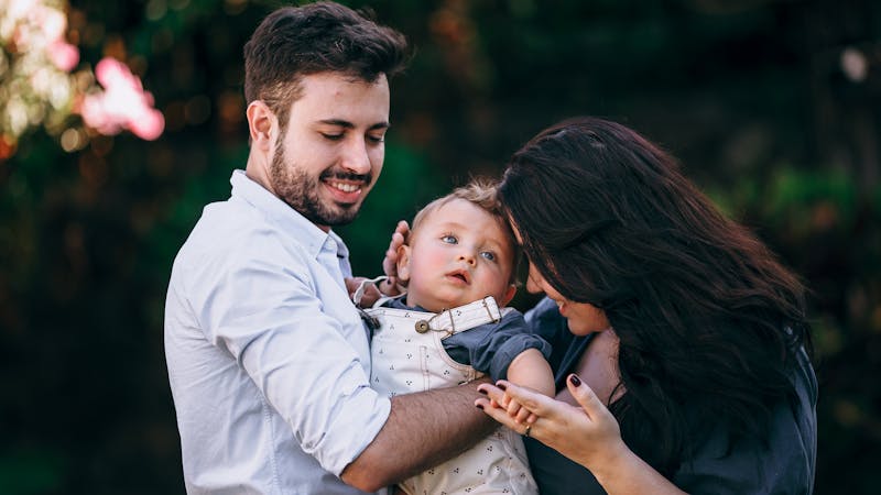 Regroupement familial : parrainer un proche au Canada